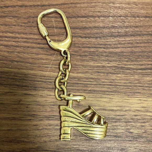Salvatore Ferragamo Vintage Gold Tone Shoe Shaped Keyring or Bag Charm. - Picture 2 of 7